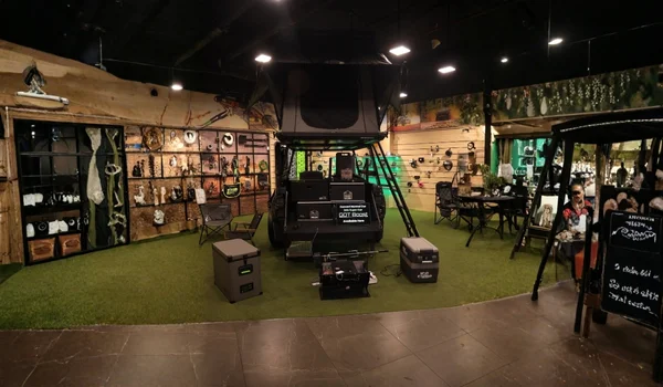 Queensway Overland Store Image